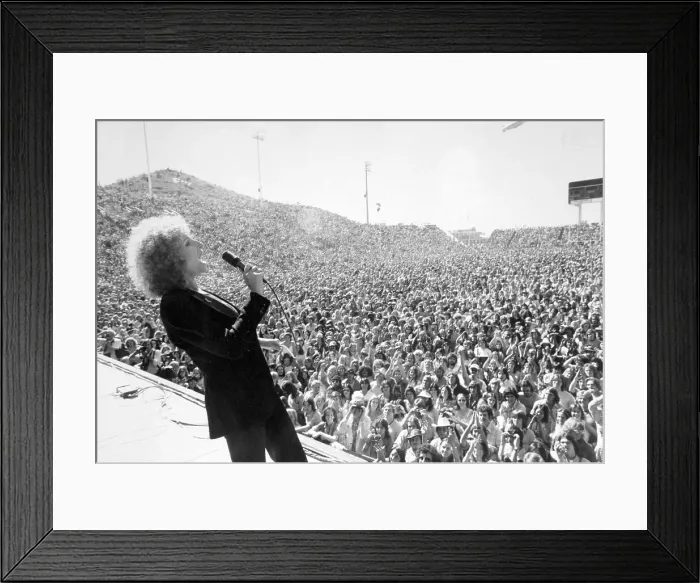 Framed Print : Barbra Streisand Performing in Movie Still Framed Print : Barbra Streisand Performing in Movie Still