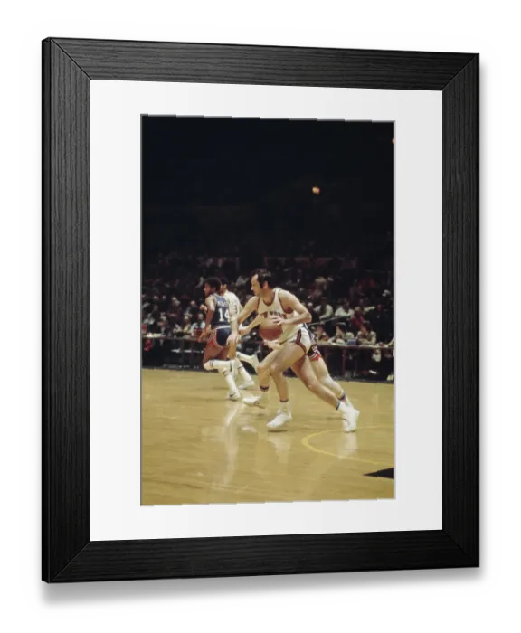 Framed Print : New York Knicks Vs Detroit Pistons