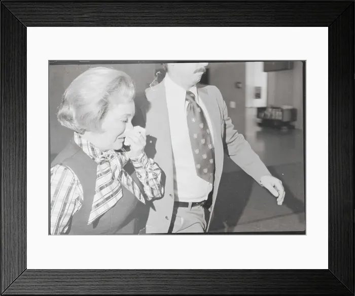 Framed Print : Catherine Hearst Crying While Leaving Patricia Hearst Trial Framed Print : Catherine Hearst Crying While Leaving Patricia Hearst Trial