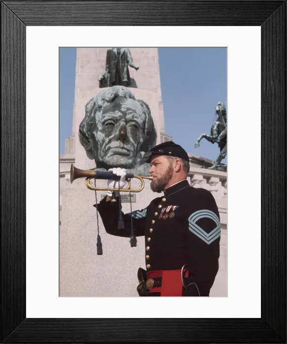 Framed Print : Bugler At Lincoln Tomb