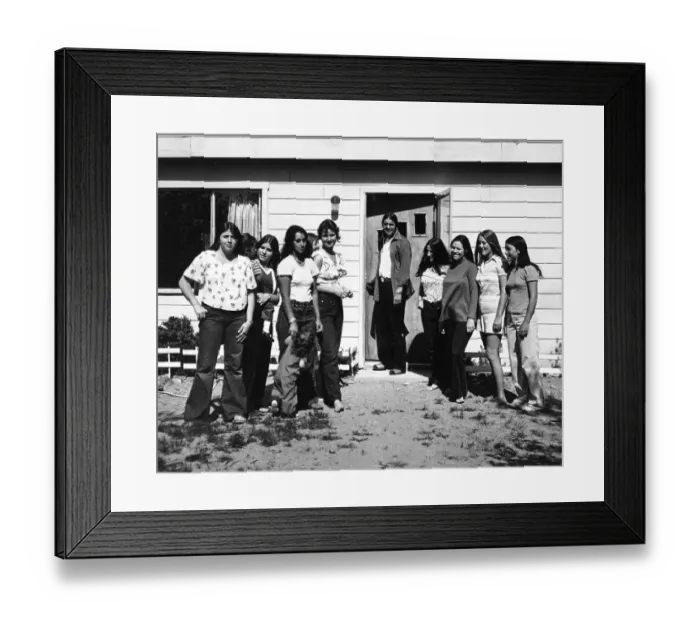 Framed Print : Alex Joseph with Seven Wives And Two Children Framed Print : Alex Joseph with Seven Wives And Two Children