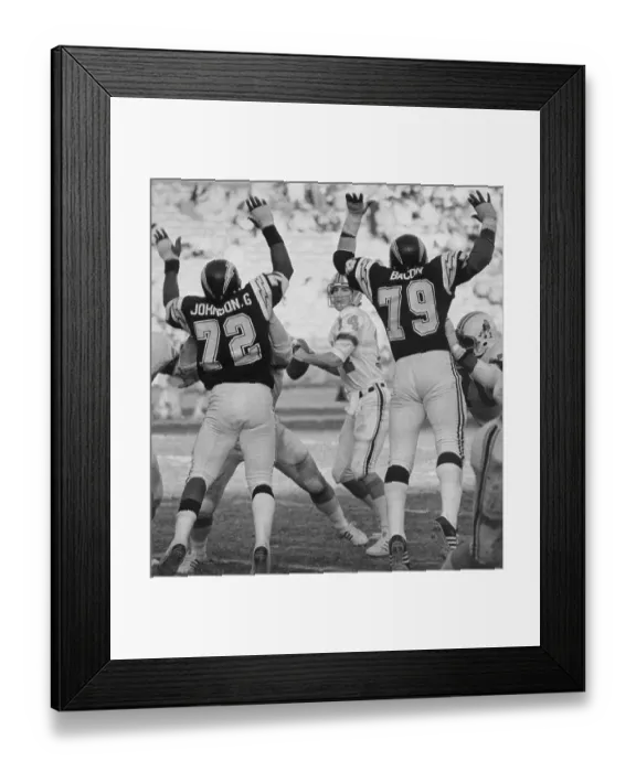 Framed Print : Patriots Steve Grogan Looking to Pass Framed Print : Patriots Steve Grogan Looking to Pass