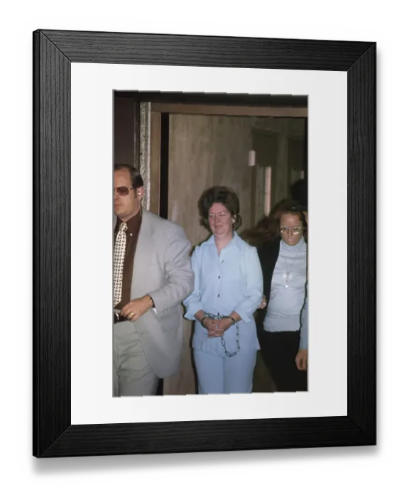 Framed Print : Sara Jane Moore Leaving Prison Framed Print : Sara Jane Moore Leaving Prison