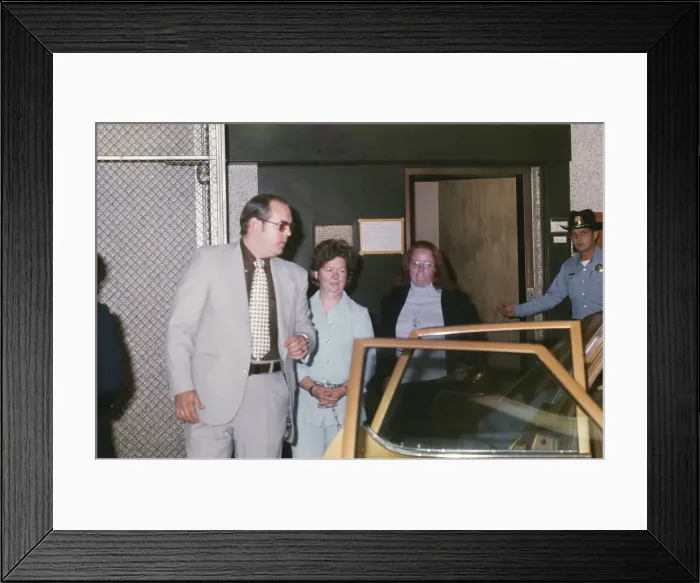 Framed Print : Sara Jane Moore Leaving Prison Framed Print : Sara Jane Moore Leaving Prison