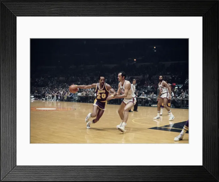 Framed Print : Los Angeles Lakers Vs New York Knicks Framed Print : Los Angeles Lakers Vs New York Knicks