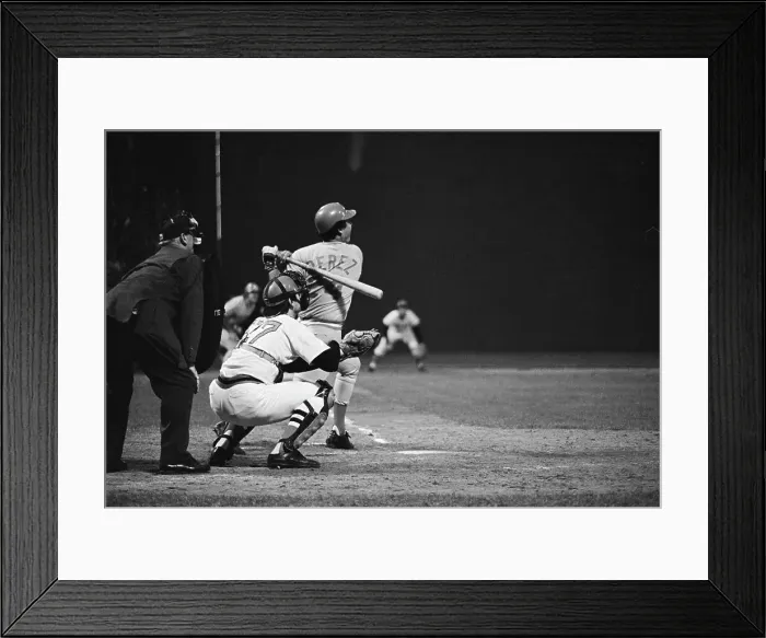 Framed Print : Carlton Fisk At Bat W / Pitcher In View