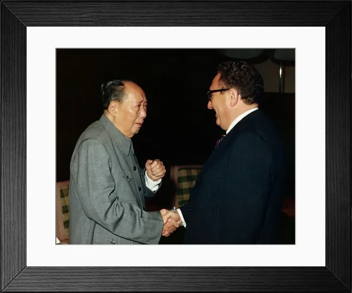 Framed Print : Henry Kissinger Meeting Mao Tse-tung Framed Print : Henry Kissinger Meeting Mao Tse-tung
