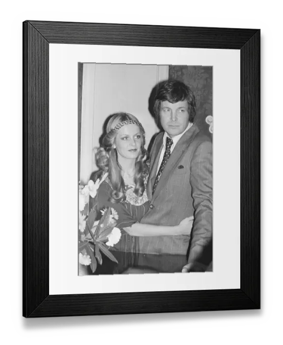 Framed Print : Shot of Twiggy and Michael Whitney Framed Print : Shot of Twiggy and Michael Whitney