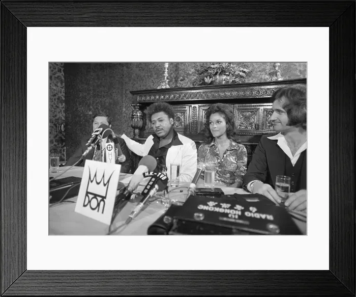 Framed Print : Don King Lounging with Jane Kennedy Framed Print : Don King Lounging with Jane Kennedy