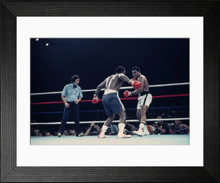 Framed Print : Muhammad Ali Vs Joe Frazier Framed Print : Muhammad Ali Vs Joe Frazier