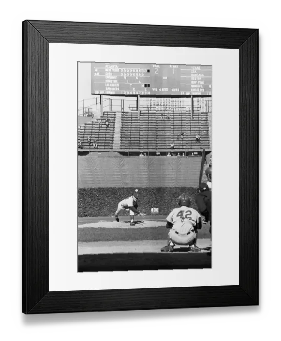 Framed Print : Tom Seaver in Baseball Action Framed Print : Tom Seaver in Baseball Action