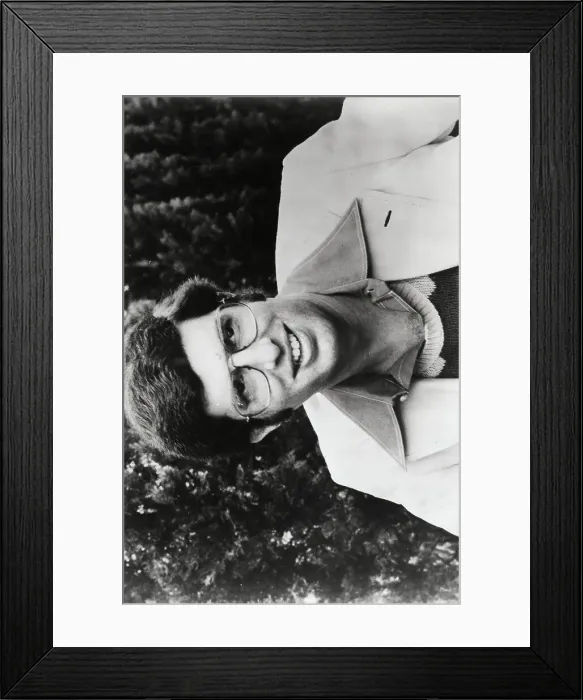 Framed Print : Marvin Hamlisch in 1975 Framed Print : Marvin Hamlisch in 1975