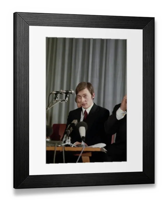 Framed Print : World Chess Champion Anatoly Karpov Framed Print : World Chess Champion Anatoly Karpov