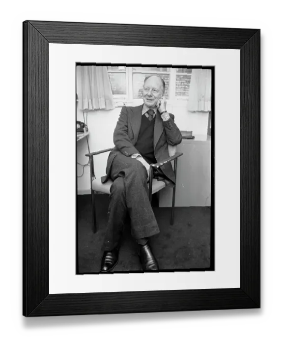 Framed Print : Sir John Gielgud Framed Print : Sir John Gielgud