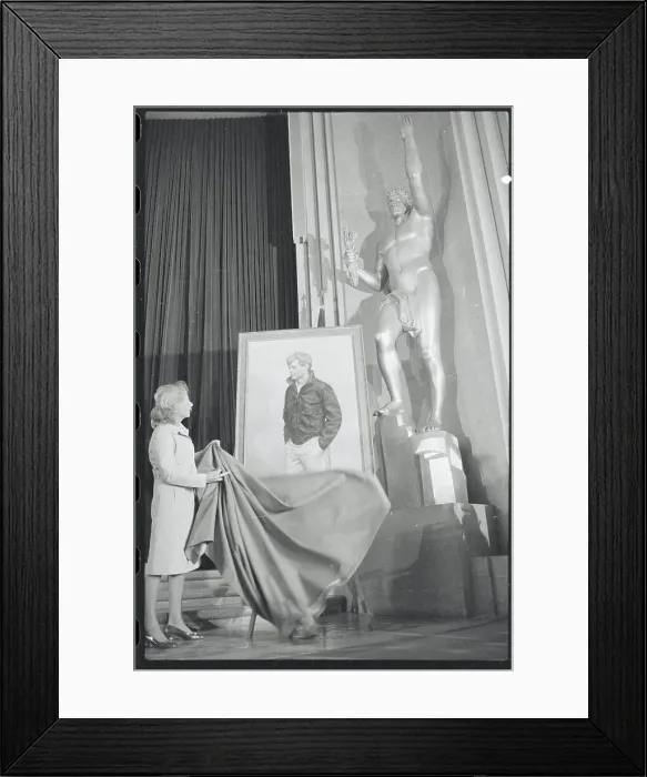 Framed Print : Ethel Kennedy Displaying Painting of Robert F. Kennedy Framed Print : Ethel Kennedy Displaying Painting of Robert F. Kennedy