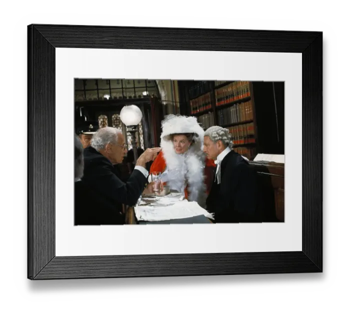 Framed Print : Katharine Hepburn with George Cukor and Sir Laurence Olivier Framed Print : Katharine Hepburn with George Cukor and Sir Laurence Olivier