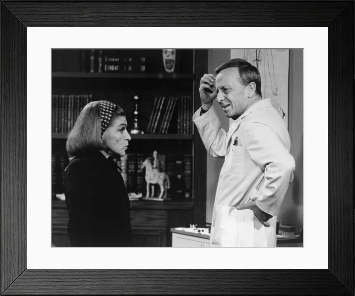 Framed Print : Nancy Walker and Norman Fell in Rhoda Framed Print : Nancy Walker and Norman Fell in Rhoda