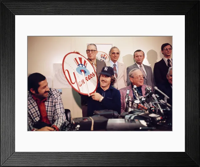 Framed Print : N.Y. Yankees Sign Jim Catfish Hunter Framed Print : N.Y. Yankees Sign Jim Catfish Hunter