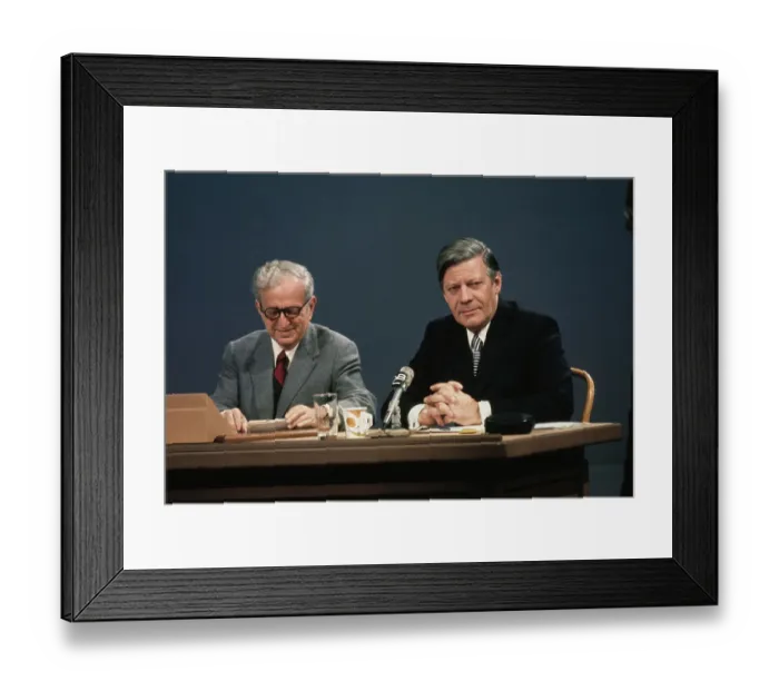 Framed Print : German Chancellor Helmut Schmidt Framed Print : German Chancellor Helmut Schmidt