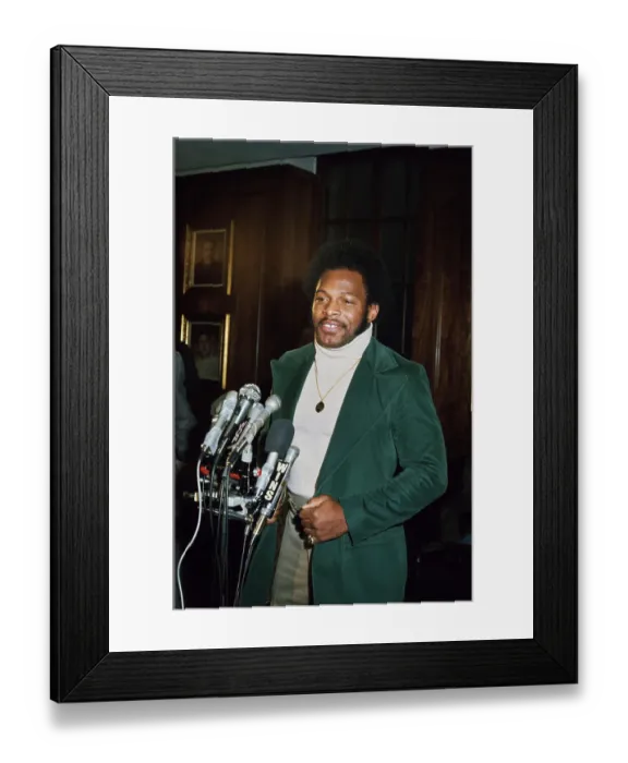 Framed Print : American Football Player Archie Griffin Framed Print : American Football Player Archie Griffin
