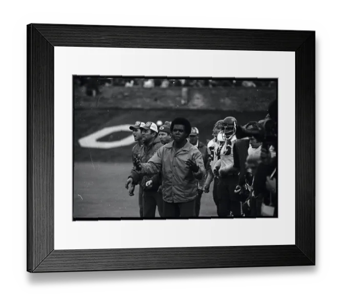 Framed Print : Gale Sayers Cheering on the Sidelines Framed Print : Gale Sayers Cheering on the Sidelines