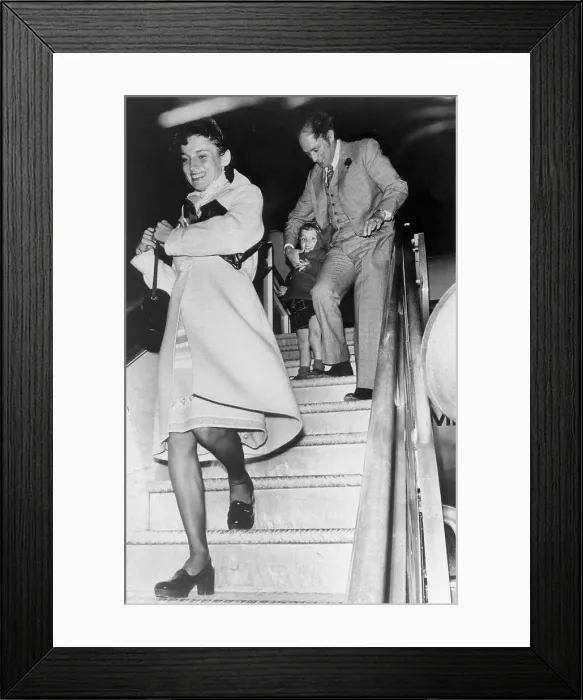 Framed Print : Pierre, Margaret, and Justin Trudeau Leaving Aircraft Framed Print : Pierre, Margaret, and Justin Trudeau Leaving Aircraft