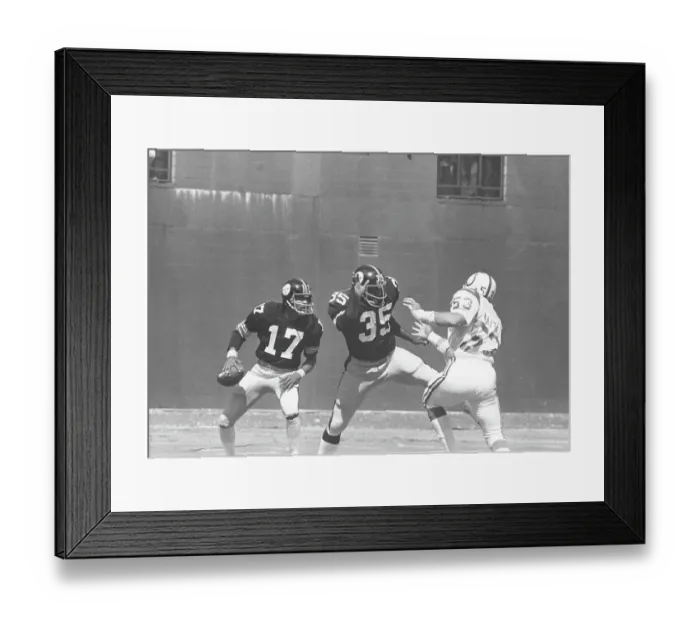 Framed Print : Joe Gilliam Throwing Football Framed Print : Joe Gilliam Throwing Football