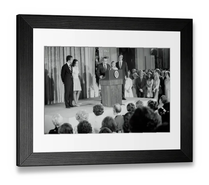 Framed Print : Nixon And Family Say Farewell To Staff