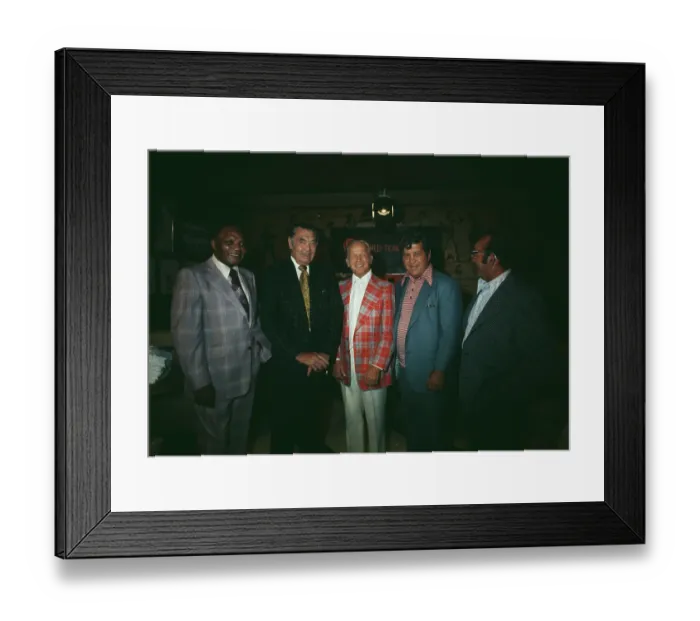 Framed Print : Former Boxers At Jack Dempsey's Restaurant Framed Print : Former Boxers At Jack Dempsey's Restaurant