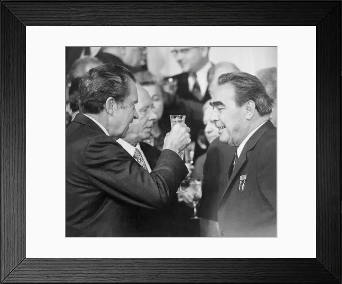 Framed Print : Richard Nixon Toasting Leonid Brezhnev Framed Print : Richard Nixon Toasting Leonid Brezhnev