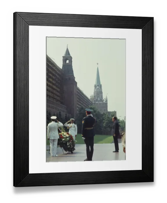 Framed Print : Nixon At Tomb Of Unknown Soldier In Moscow Framed Print : Nixon At Tomb Of Unknown Soldier In Moscow