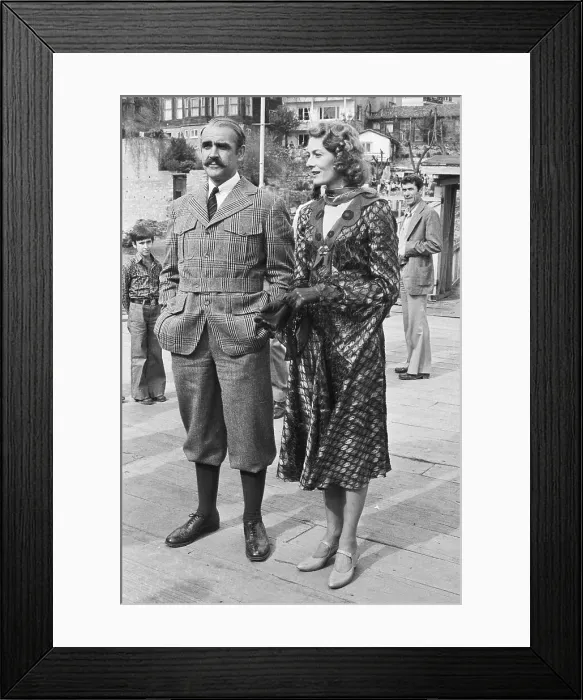 Framed Print : Sean Connery Shooting Scene For Movie Framed Print : Sean Connery Shooting Scene For Movie