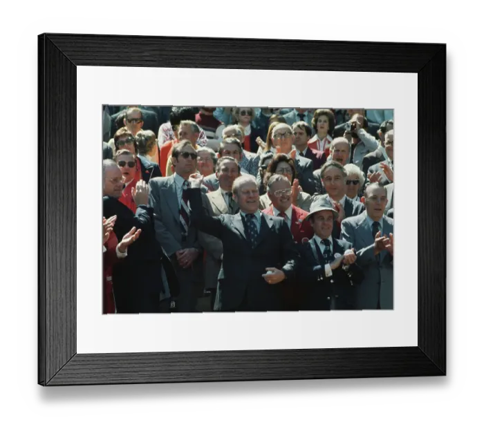 Framed Print : Cincinnati Reds V Atlanta Braves, 1974 Framed Print : Cincinnati Reds V Atlanta Braves, 1974
