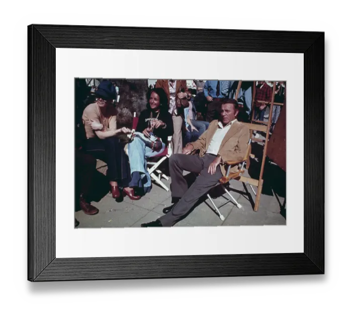 Framed Print : Elizabeth Taylor And Richard Burton Framed Print : Elizabeth Taylor And Richard Burton