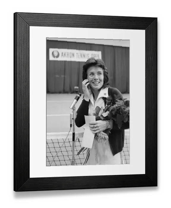 Framed Print : Billie Jean King Speaks To Crowded Gym Framed Print : Billie Jean King Speaks To Crowded Gym