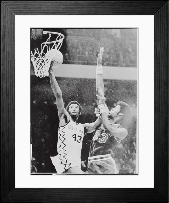 Framed Print : Marquette'S Earl Tatum Goes For A Shot Framed Print : Marquette'S Earl Tatum Goes For A Shot