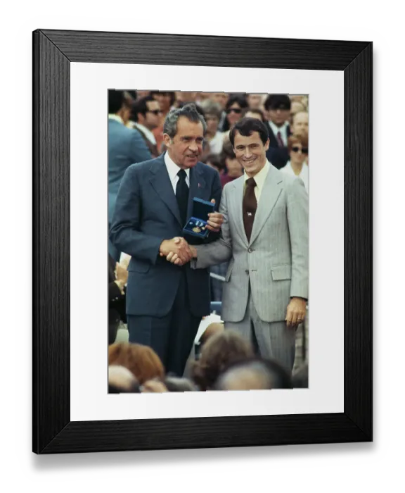 Framed Print : President Nixon With Astronaut Edward Gibson Framed Print : President Nixon With Astronaut Edward Gibson