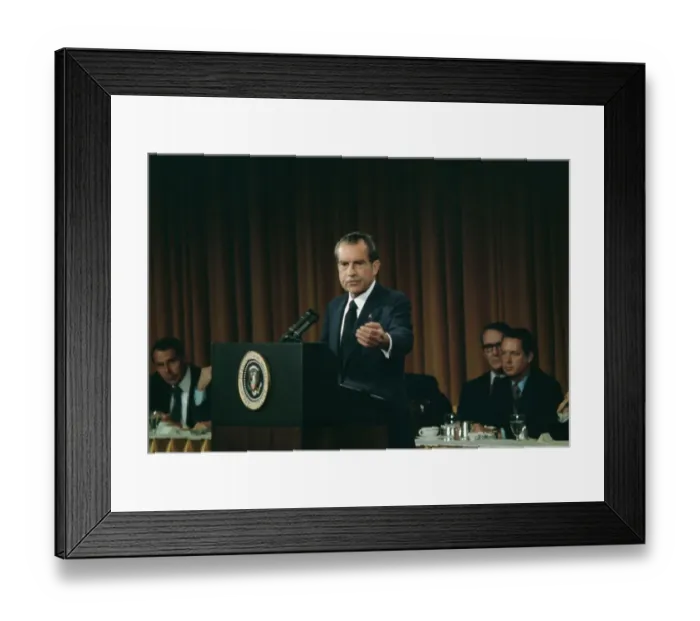 Framed Print : US President Richard Nixon Framed Print : US President Richard Nixon
