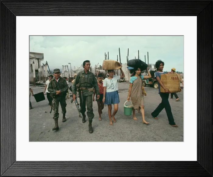 Framed Print : People Return To Their Homes In Philippines Framed Print : People Return To Their Homes In Philippines