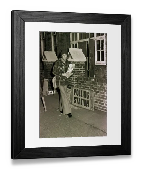 Framed Print : Vanessa Redgrave English Candidate Framed Print : Vanessa Redgrave English Candidate