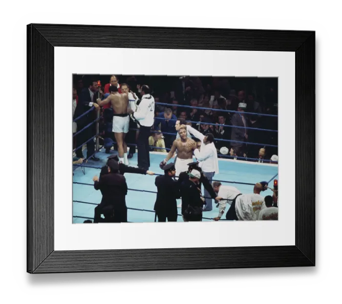 Framed Print : Joe Frazier Vs Muhammad Ali Framed Print : Joe Frazier Vs Muhammad Ali