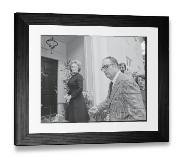 Framed Print : Randolph and Catherine Hearst Outside Their Home Framed Print : Randolph and Catherine Hearst Outside Their Home