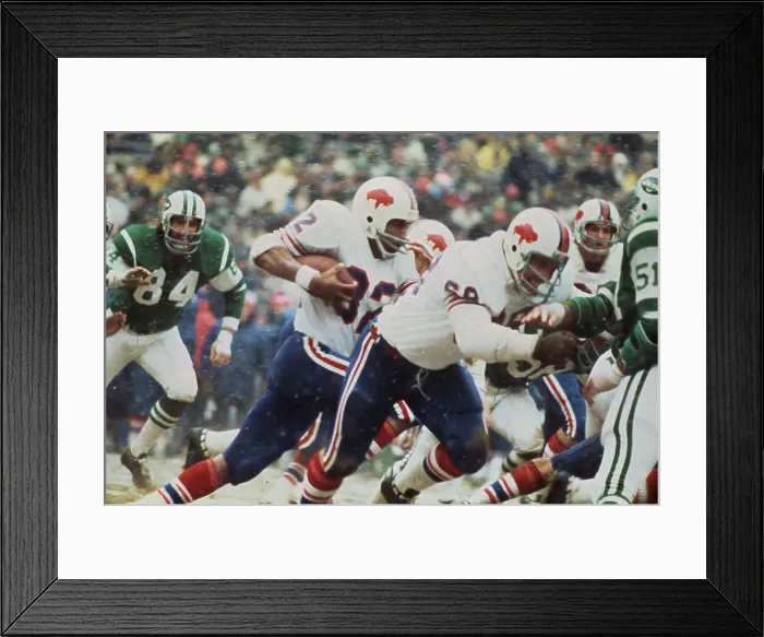 Framed Print : OJ Simpson Playing American Football Framed Print : OJ Simpson Playing American Football