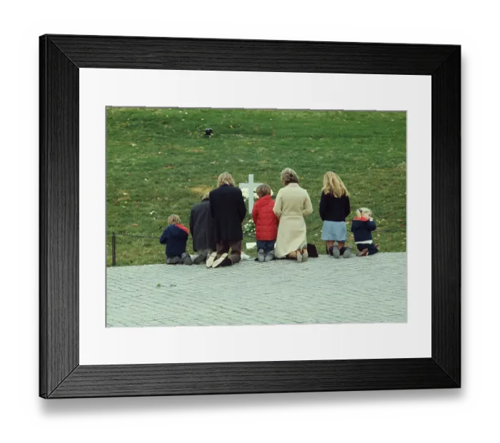 Framed Print : Visitors At Arlington National Cemetery Framed Print : Visitors At Arlington National Cemetery