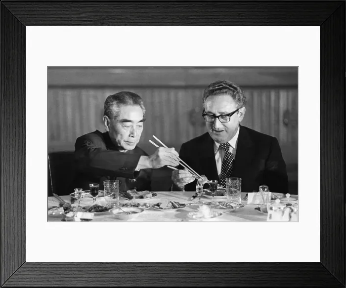 Framed Print : Kissinger Eating with Zhou Enlai