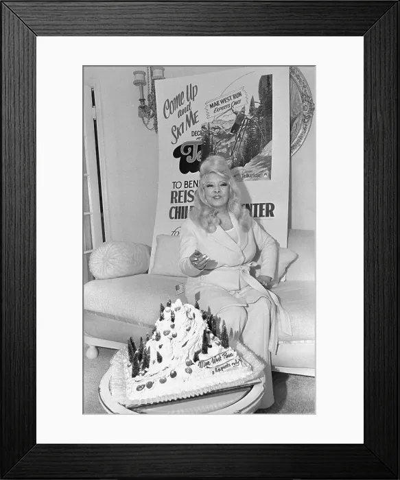 Framed Print : Mae West Observing Model Ski Slope