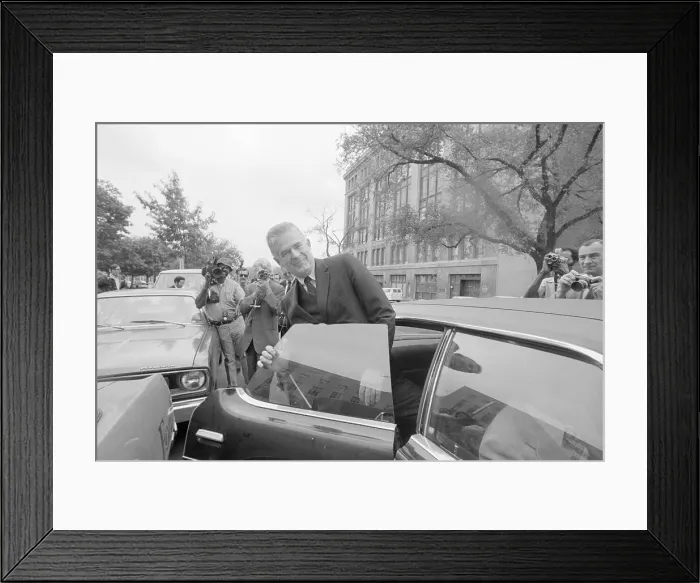 Framed Print : Archibald Cox Leaves District Court Framed Print : Archibald Cox Leaves District Court