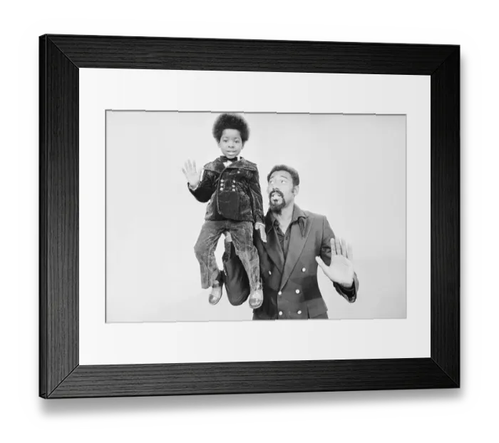 Framed Print : Wilt Chamberlain Holding Rodney Allen Rippy Framed Print : Wilt Chamberlain Holding Rodney Allen Rippy