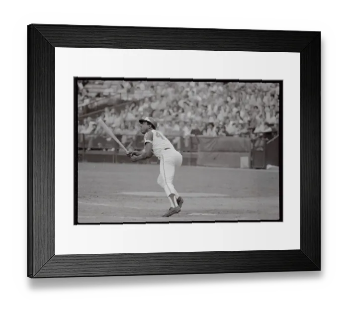 Framed Print : Hank Aaron Leaning to Make Home Run Framed Print : Hank Aaron Leaning to Make Home Run