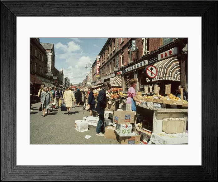 Framed Print : Street Scenes Of Dublin, Ireland Framed Print : Street Scenes Of Dublin, Ireland